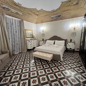 https://la-piazza-e-mia.sicilyhotelsitaly.net